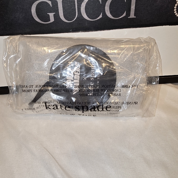 Kate Spade Space Invaders Special Addition Wallet - Picture 9 of 10